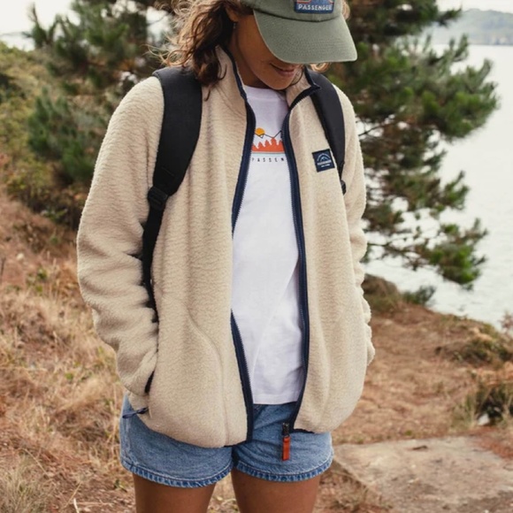 Passenger Jackets & Blazers - NWT Womens Passenger Fairbanks Full Zip Recycled Sherpa Fleece